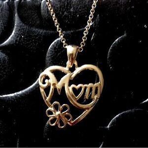 Mother’s Day 💕Gold Filigree Heart Pendant Necklace